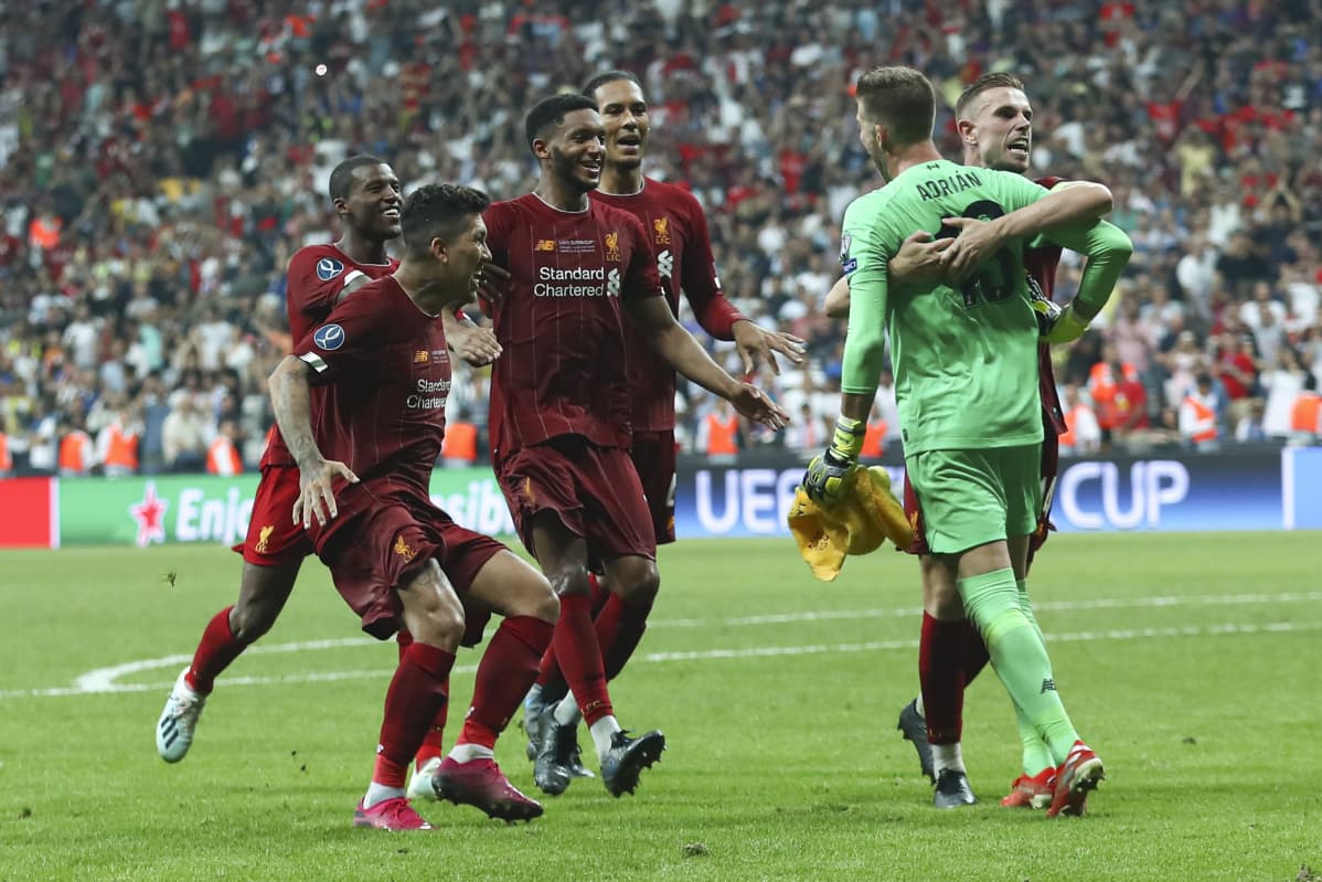 Liverpool juhlatuulella Turkissa.