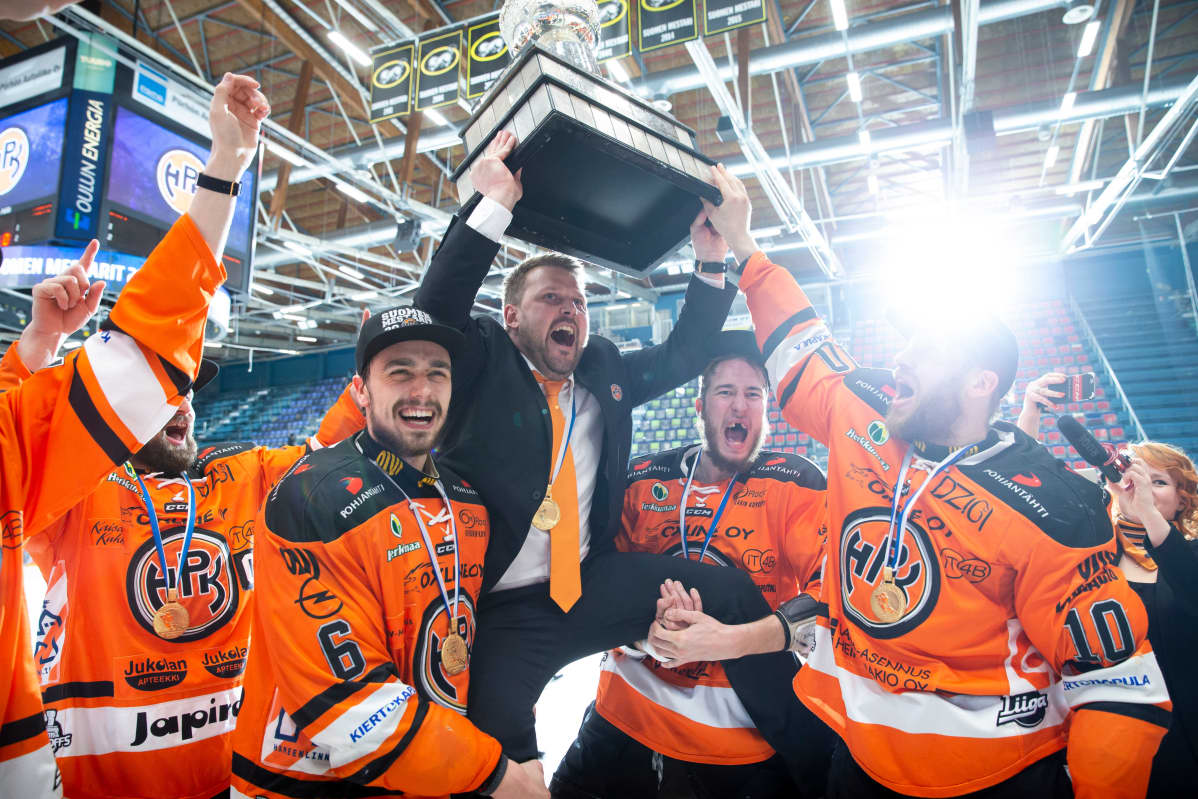 Antti Penannen HPK juhlii