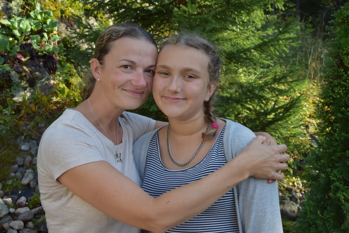 Salolaiset Jaana Joutsela ja Amelie Lindholm