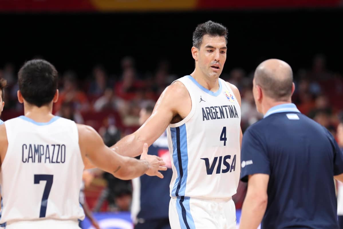 Facundo Campazzo ja Luis Scola kuvassa.