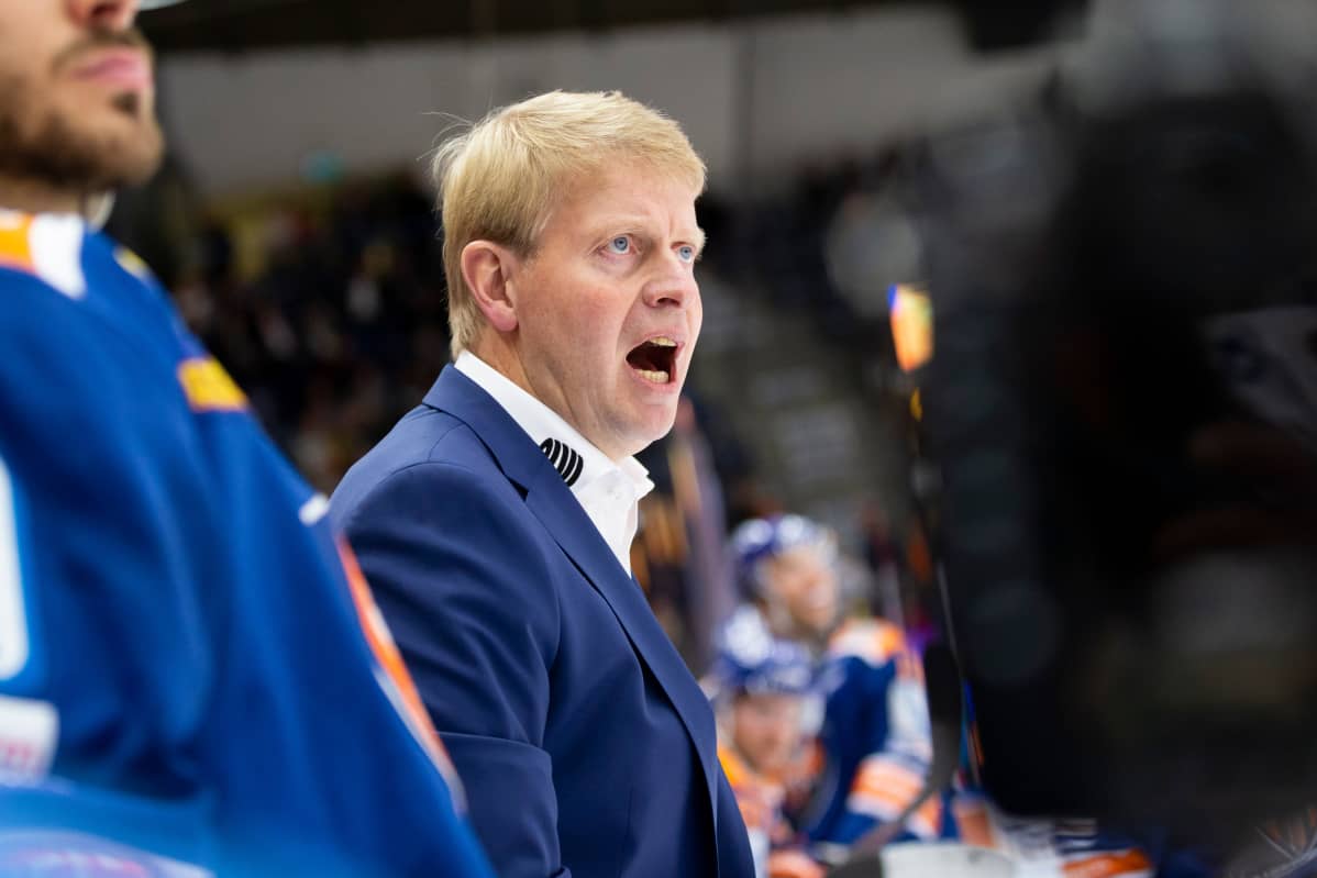 Jukka Rautakorpi huutaa.