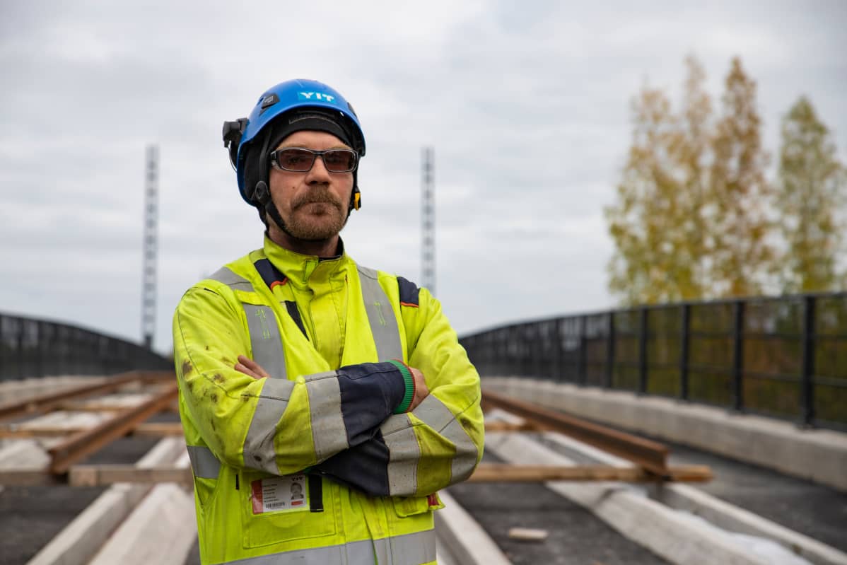 raitiotietyömaan rakennusmies Markus Heino