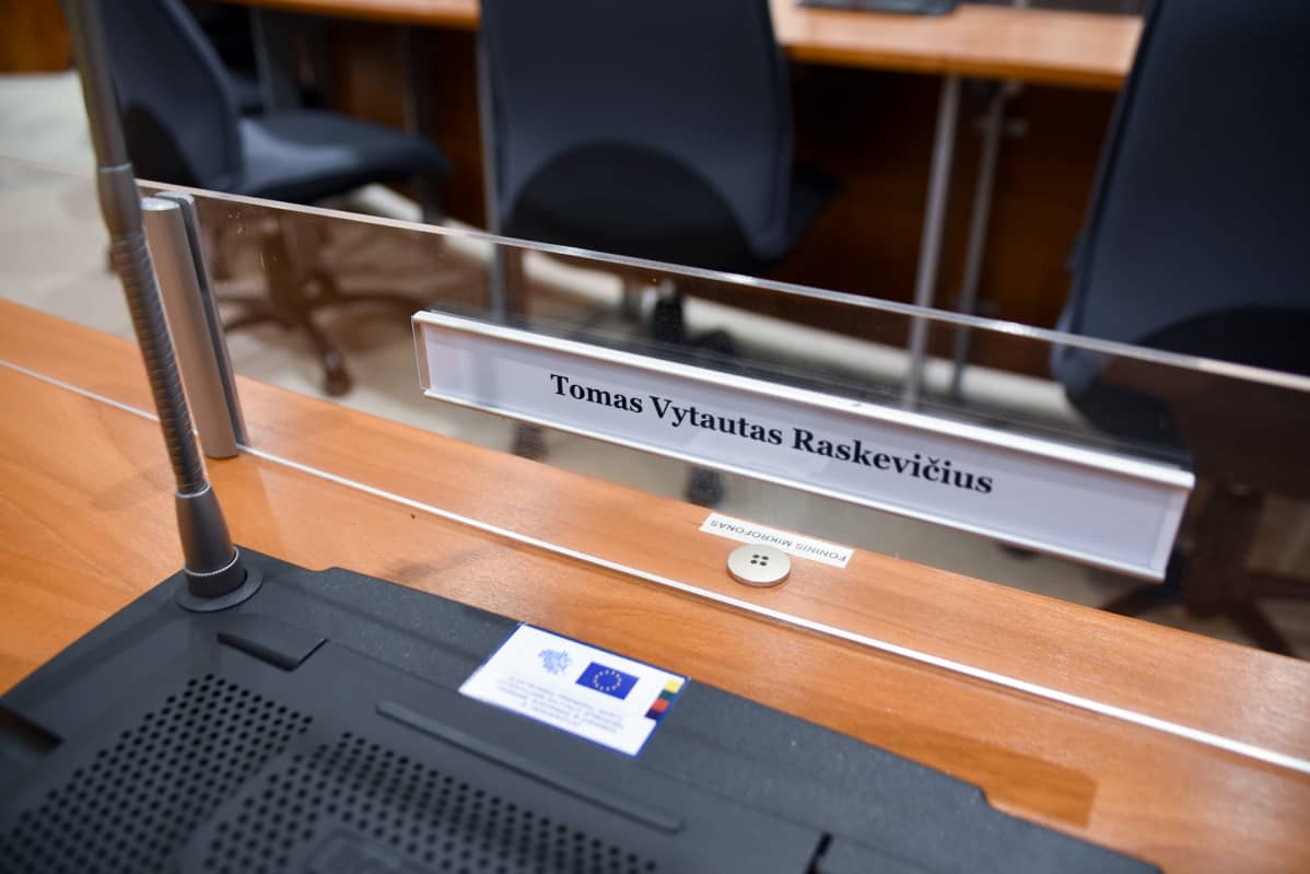 Liettuan kunnallisvaaleissa ei äänestetä ehdokasta, vaan listaa. Lisäksi äänestäjä voi antaa tukensa viidelle yksittäiselle ehdokkaalle. Näitä henkilökohtaisia pluspisteitä Tomas Raskevičius kertoo saaneensa noin 3 000 äänestäjältä.