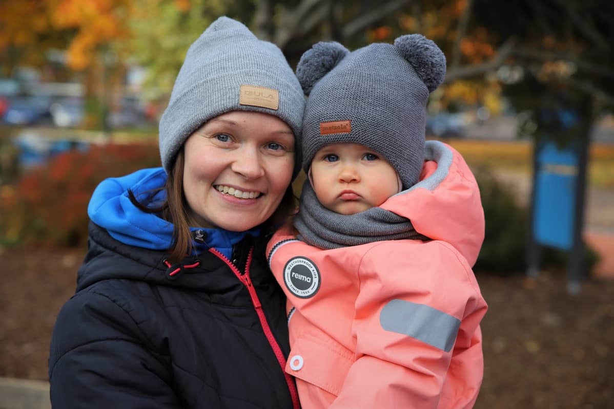 Sini Lintunen ja Lilli-tyttö.