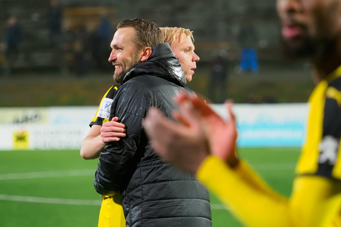 Jani Honkavaara ja Ville Saxman KuPS-Ilves -pelin jälkeen 27.9.2019.