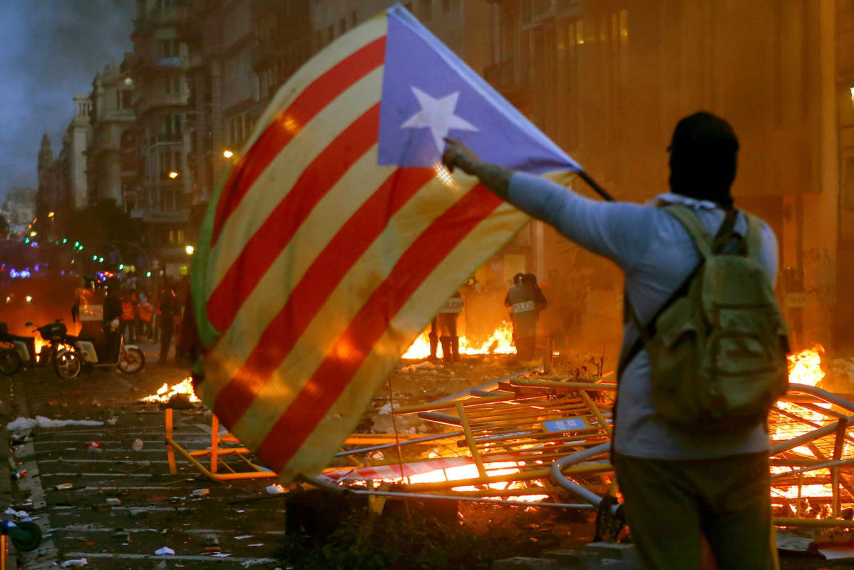 Mielenosoitus Barcelonassa.