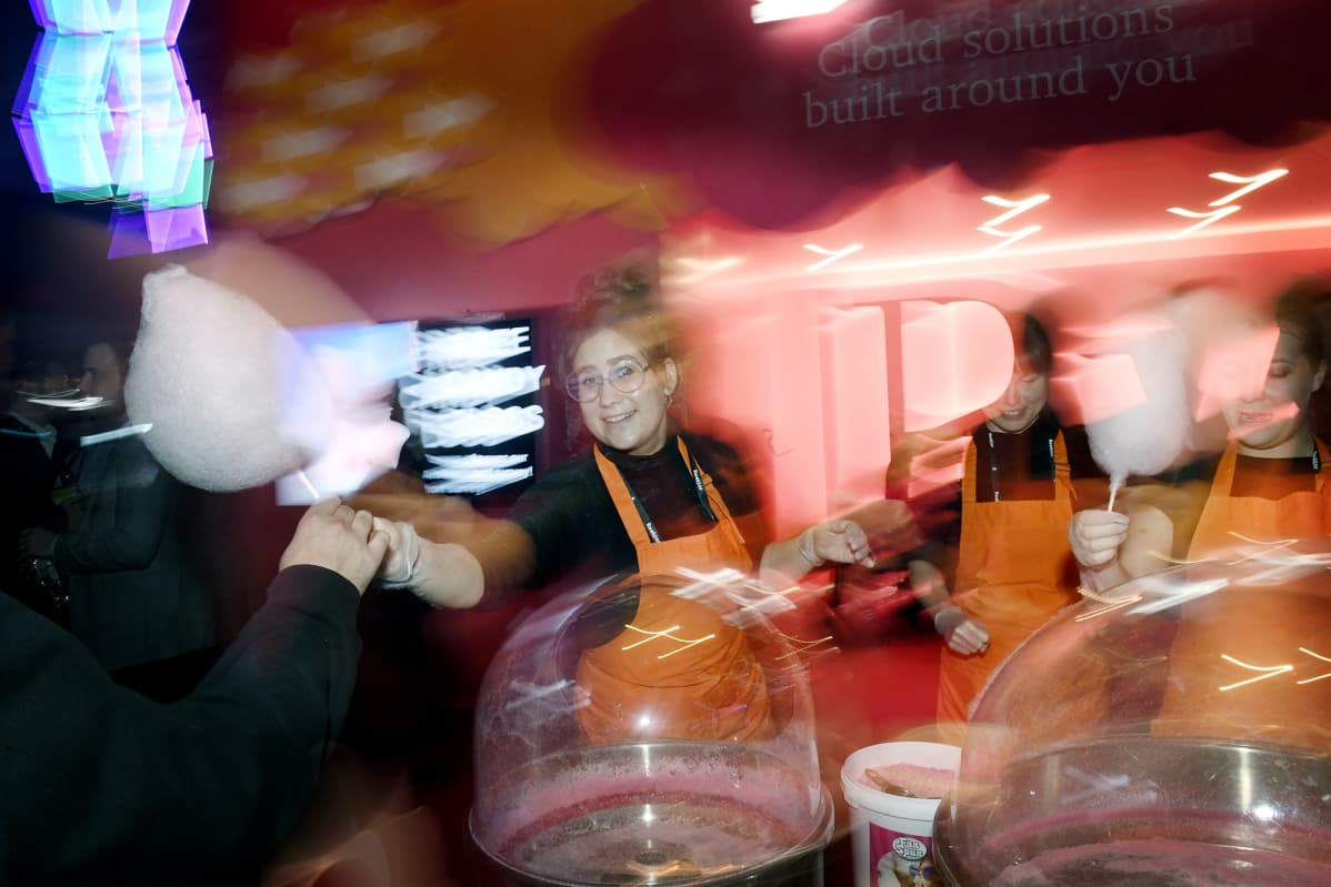 Hattaratarjoilu Slushissa.