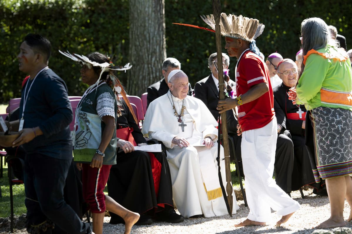 Paavi Franciscus osallistuu Amazonian synodiin.