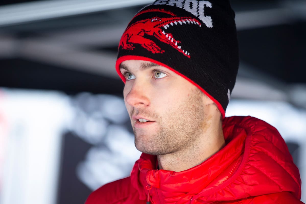 Niclas Grönholm lähikuvassa.