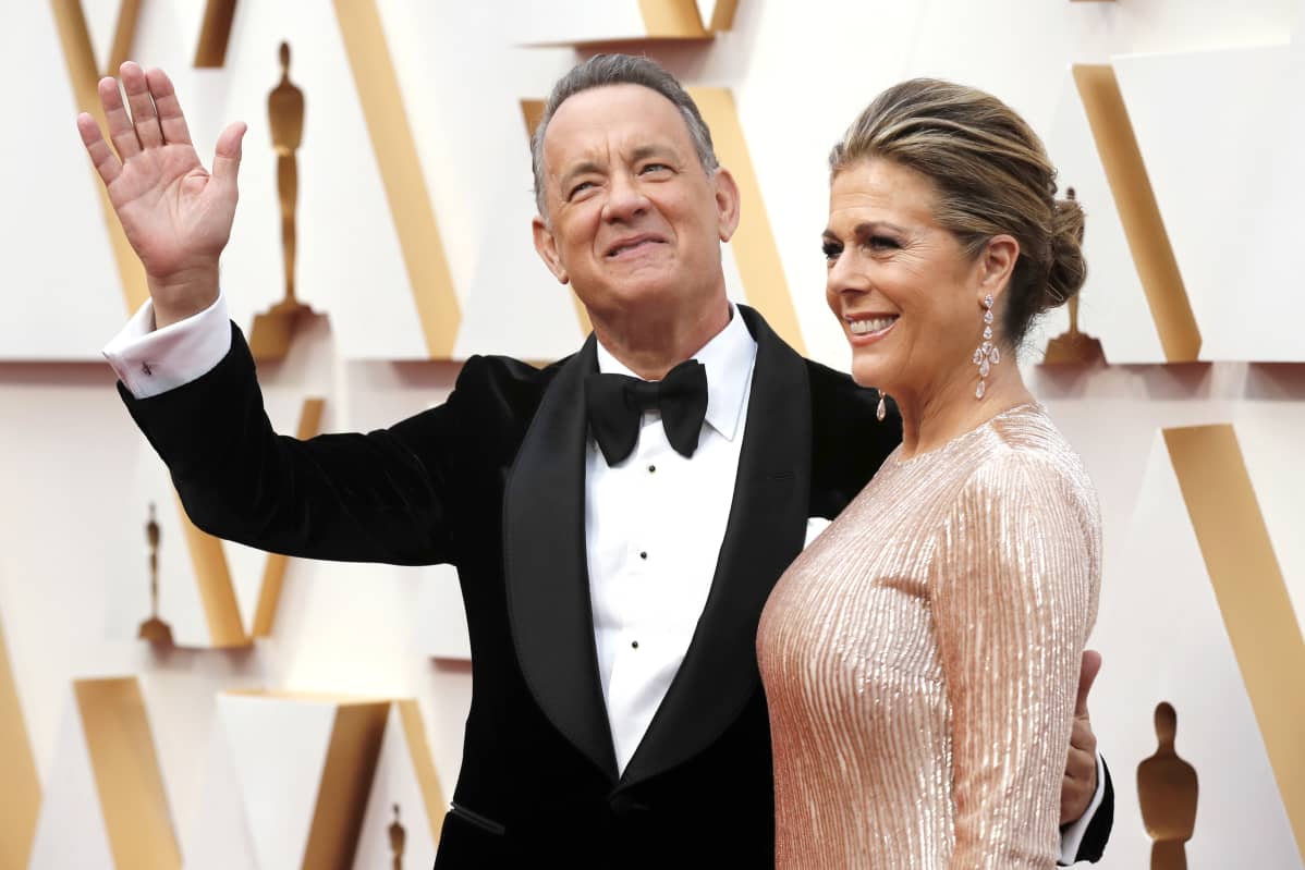 Tom Hanks ja Rita Wilson Oscar-gaalaan saapumassa Los Angelesissa 9. helmikuuta 2020.