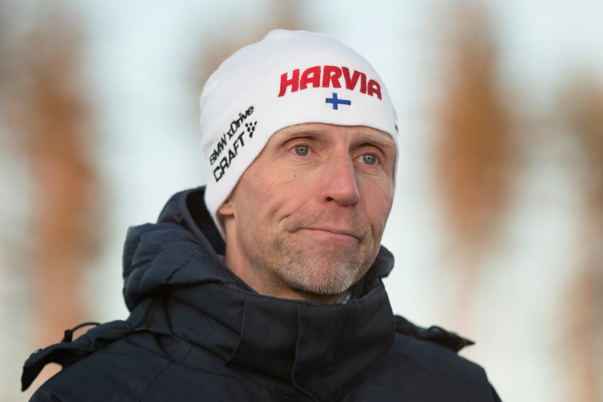 Ampumahiihdon päävalmentaja Jonne Kähkönen