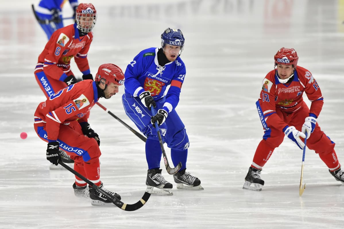 Ville Aaltonen vauhdissa Venäjää vastaan. Kuva MM-kisoista 2017.