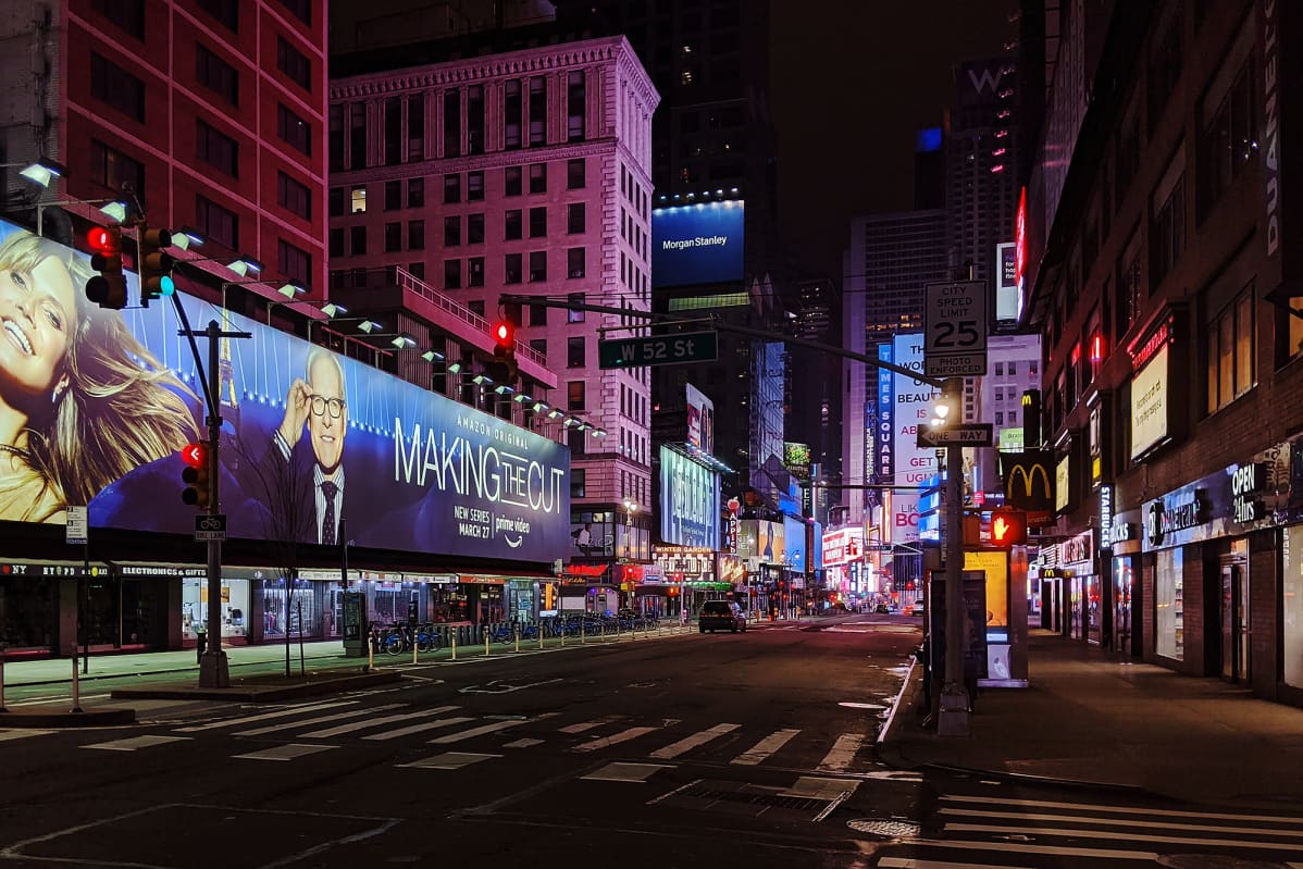 Kuvassa on katunäkymä New Yorkista.