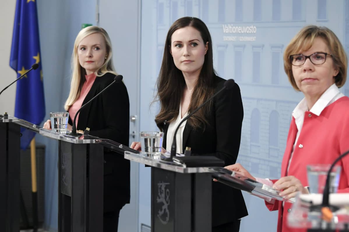 Kuvassa on Maria Ohisalo, Sanna Marin ja Anna-Maja Henriksson.
