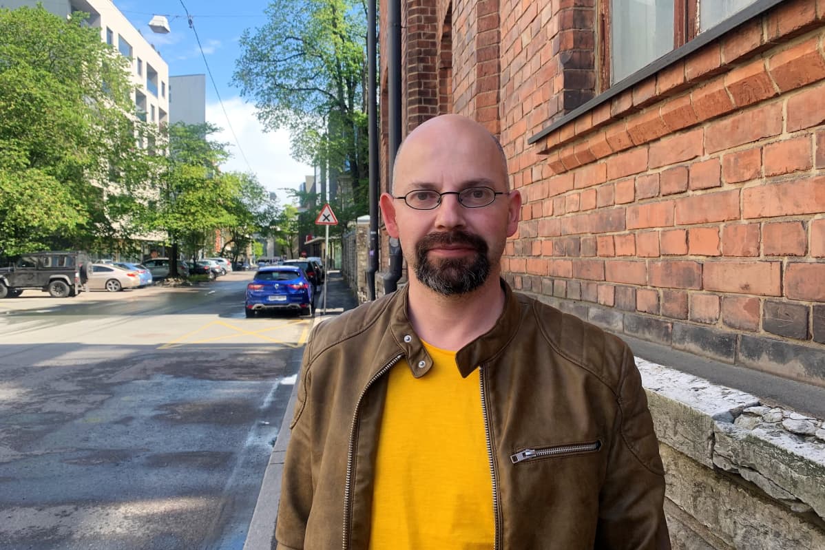 Tallinnalaisen Peter Akermanin mielestä Viro olisi voinut reagoida koronaviruksen puhkeamiseen nopeammin.