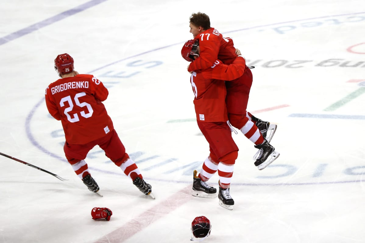 Venäläishyökkääjä Kirill Kaprizov (oik.) nousi vuoden 2018 olympiafinaalin sankariksi laukomalla jatkoajalla 4–3-voittomaalin.