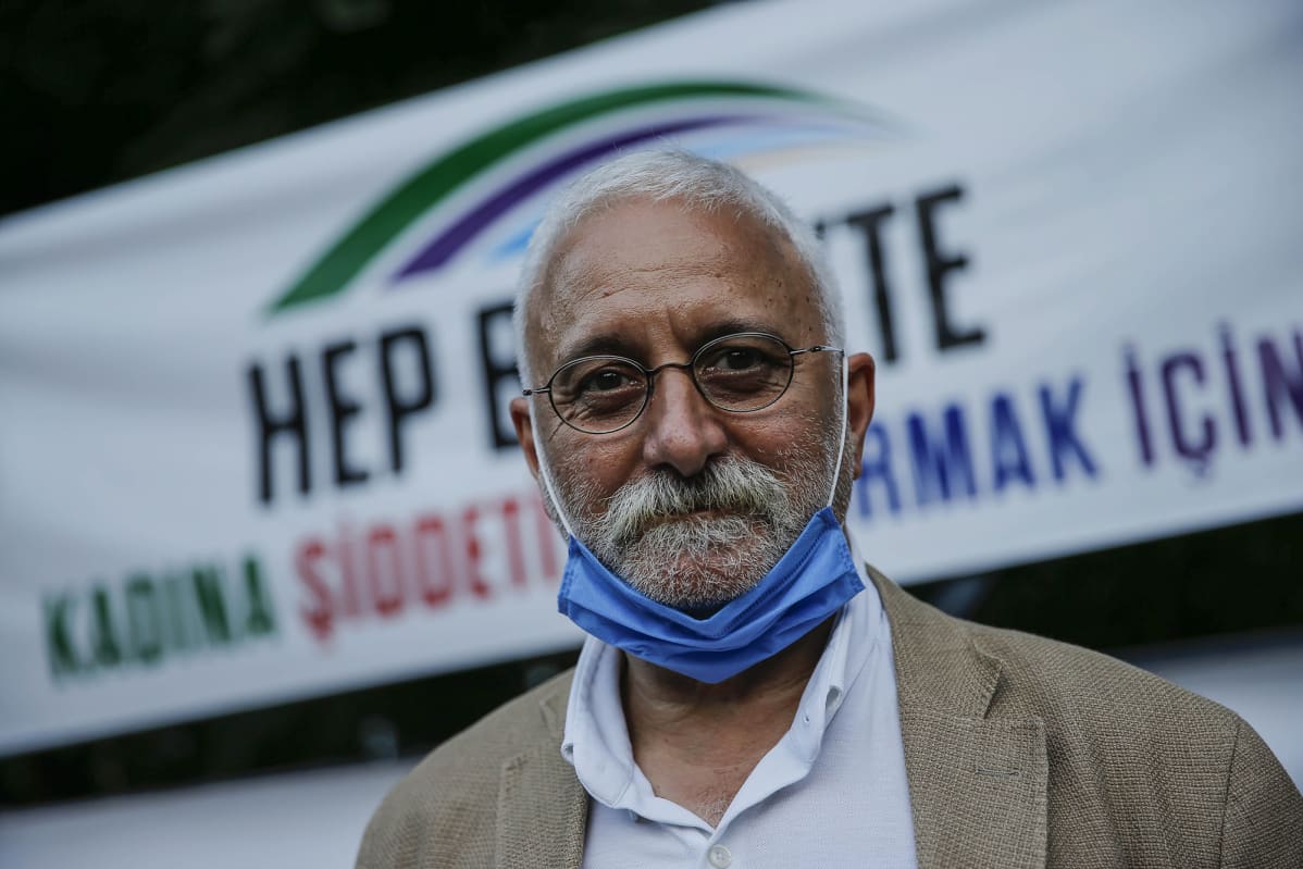 Kansanedustaja Saruhan Oluç HDP-puolueesta.