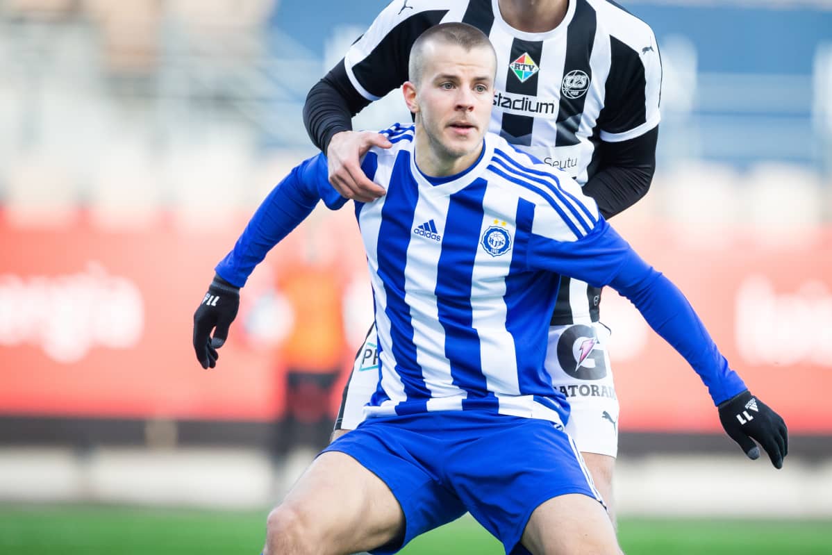 Roope Riski on HJK:n mies kaudella 2020.