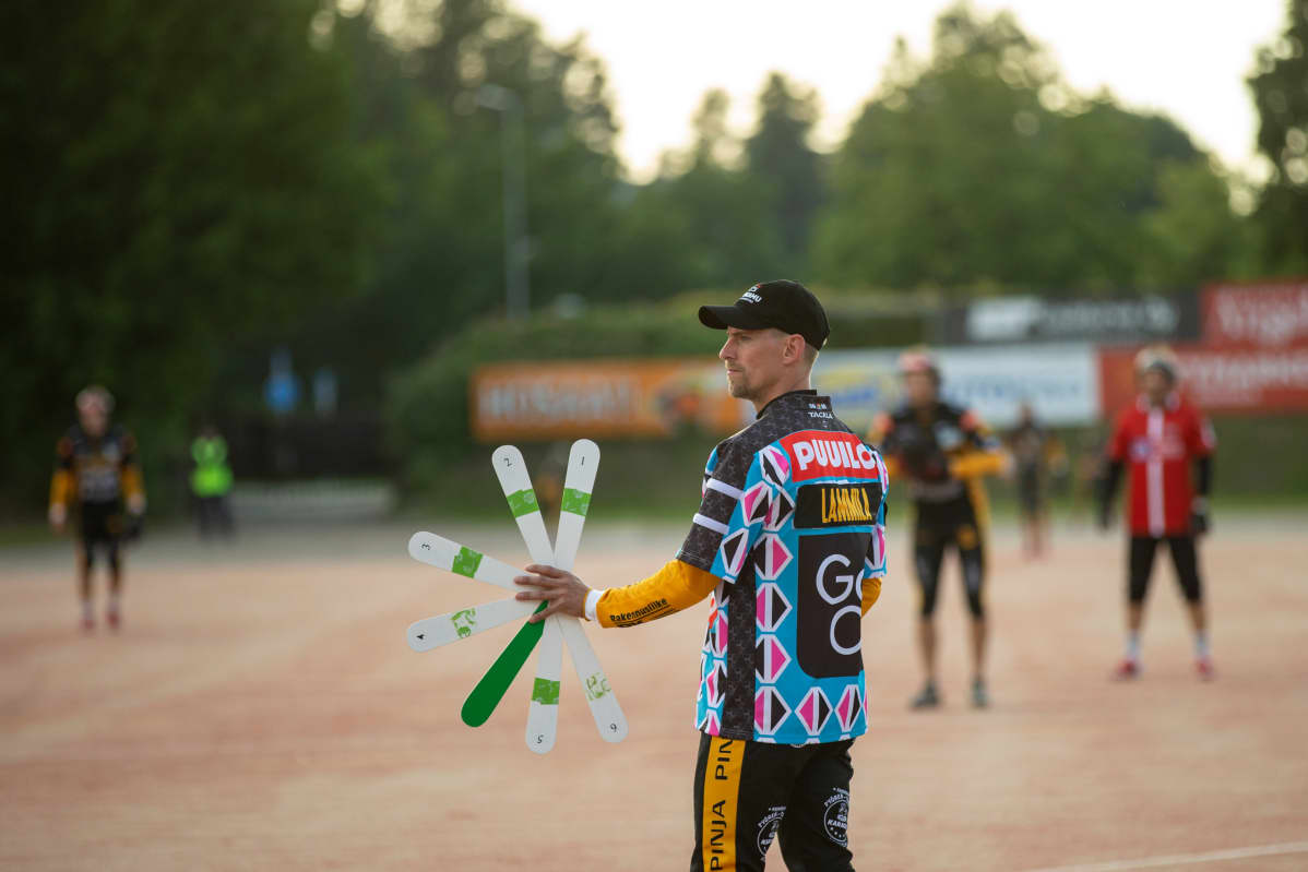 Anssi Lammila siirtyi pelinjohtajaksi, kun Iiro Haimi loukkaantui Joensuuta vastaan.