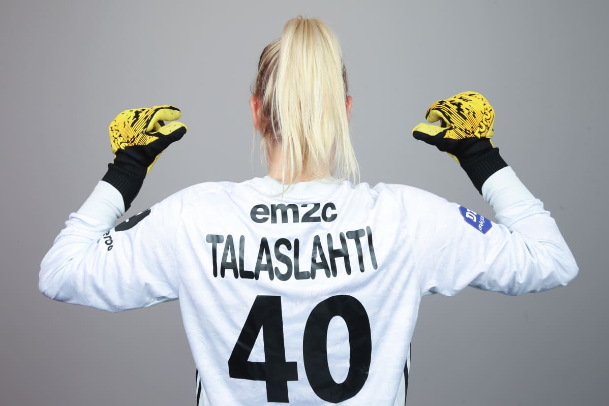 Olympique Lyonnais'een maalivahti Katriina Talaslahti