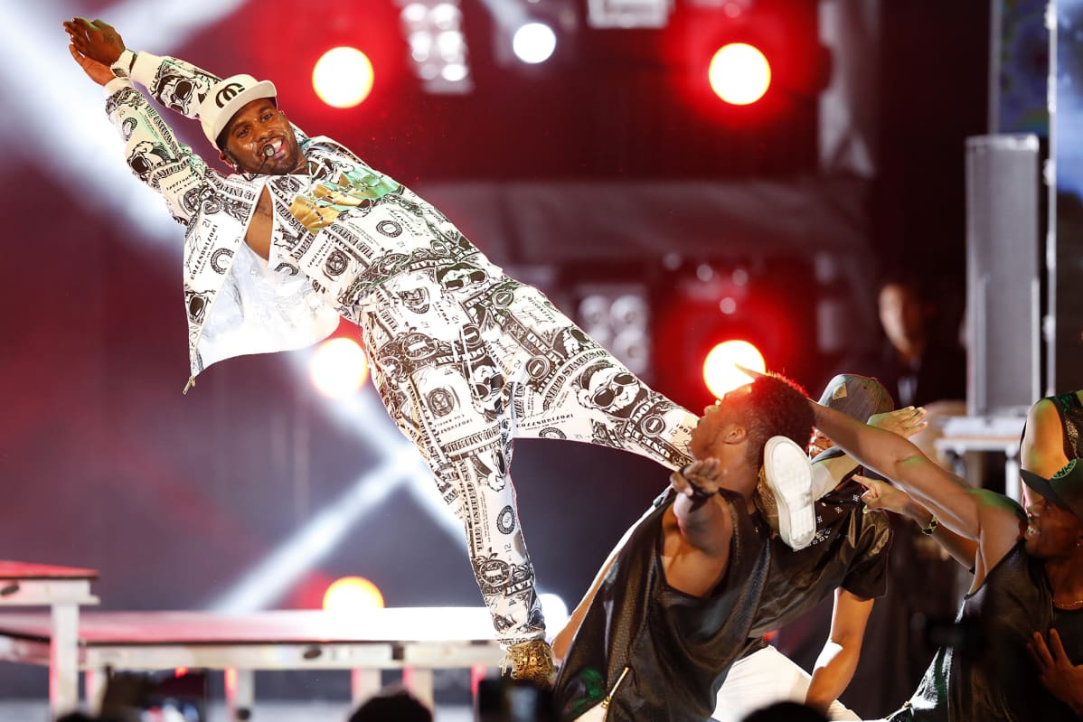 Kuvassa on artisti Jason Derulo vuonna 2014.