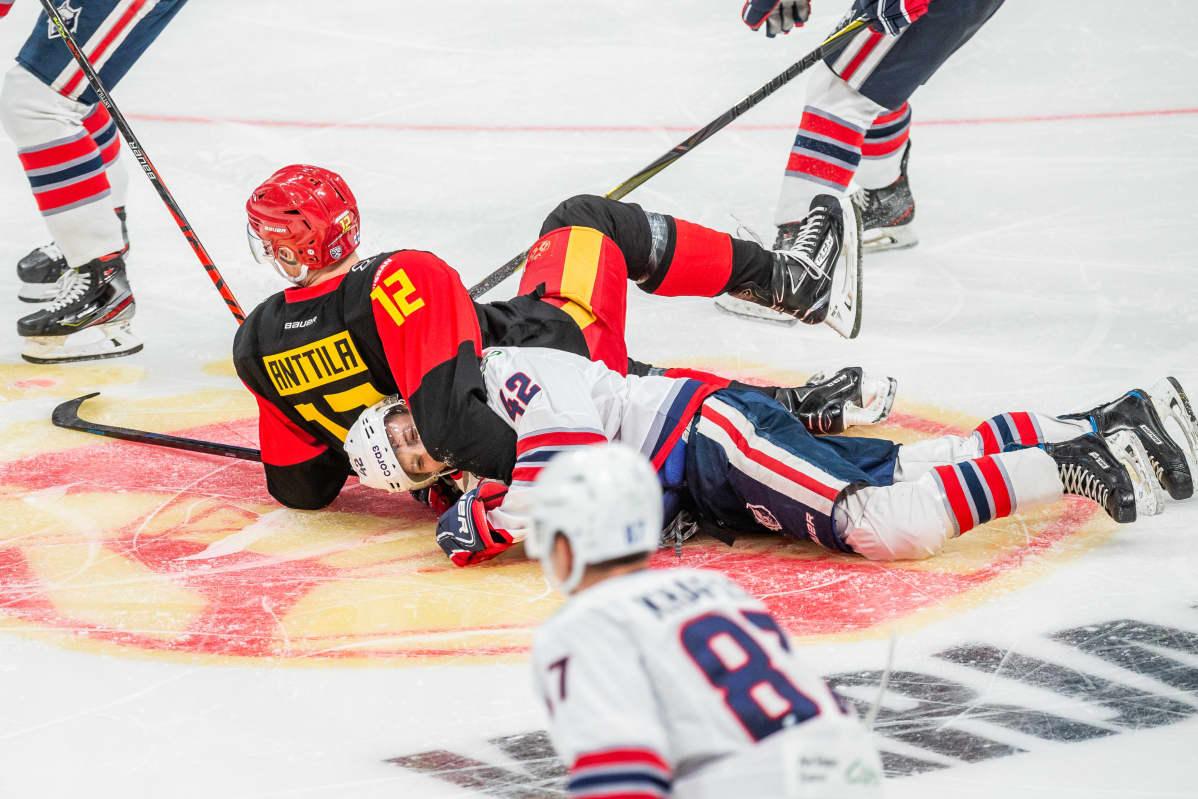 Jokerien Marko Anttila Neftehimikiä vastaan