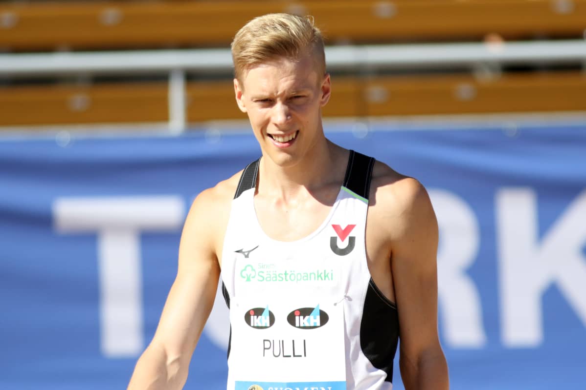 Kristian Pulli lähikuvassa.