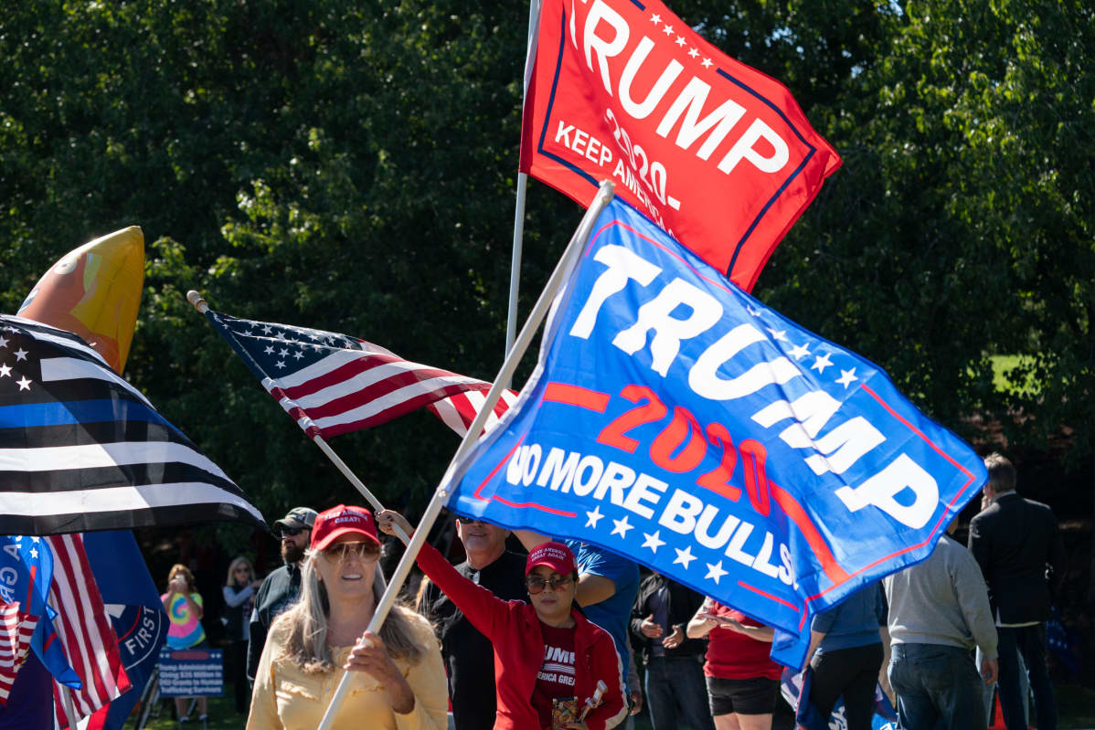 Trumpin kannatuslippuja