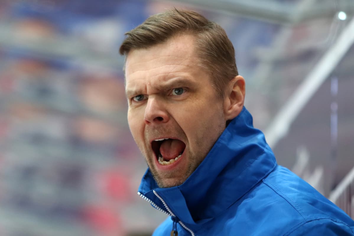 Juha Vuori huutaa