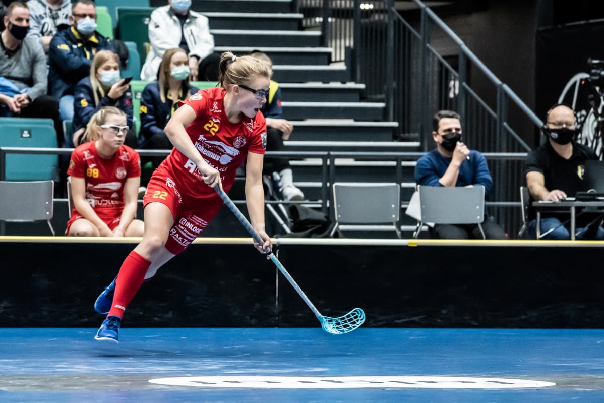 LOISTO Linnea Nevalainen salibandy