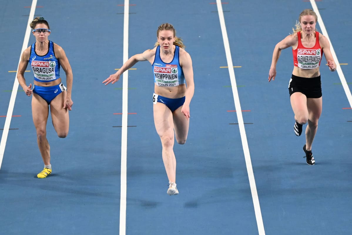 Lotta Kemppinen juoksee Puolan Torunissa.
