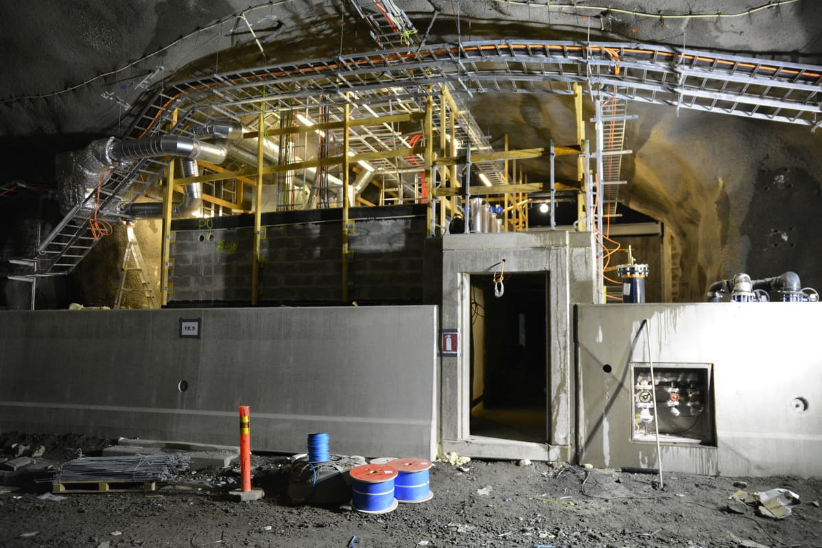 Tunnelinrakenteilla oleva yhdyskäytävä.
