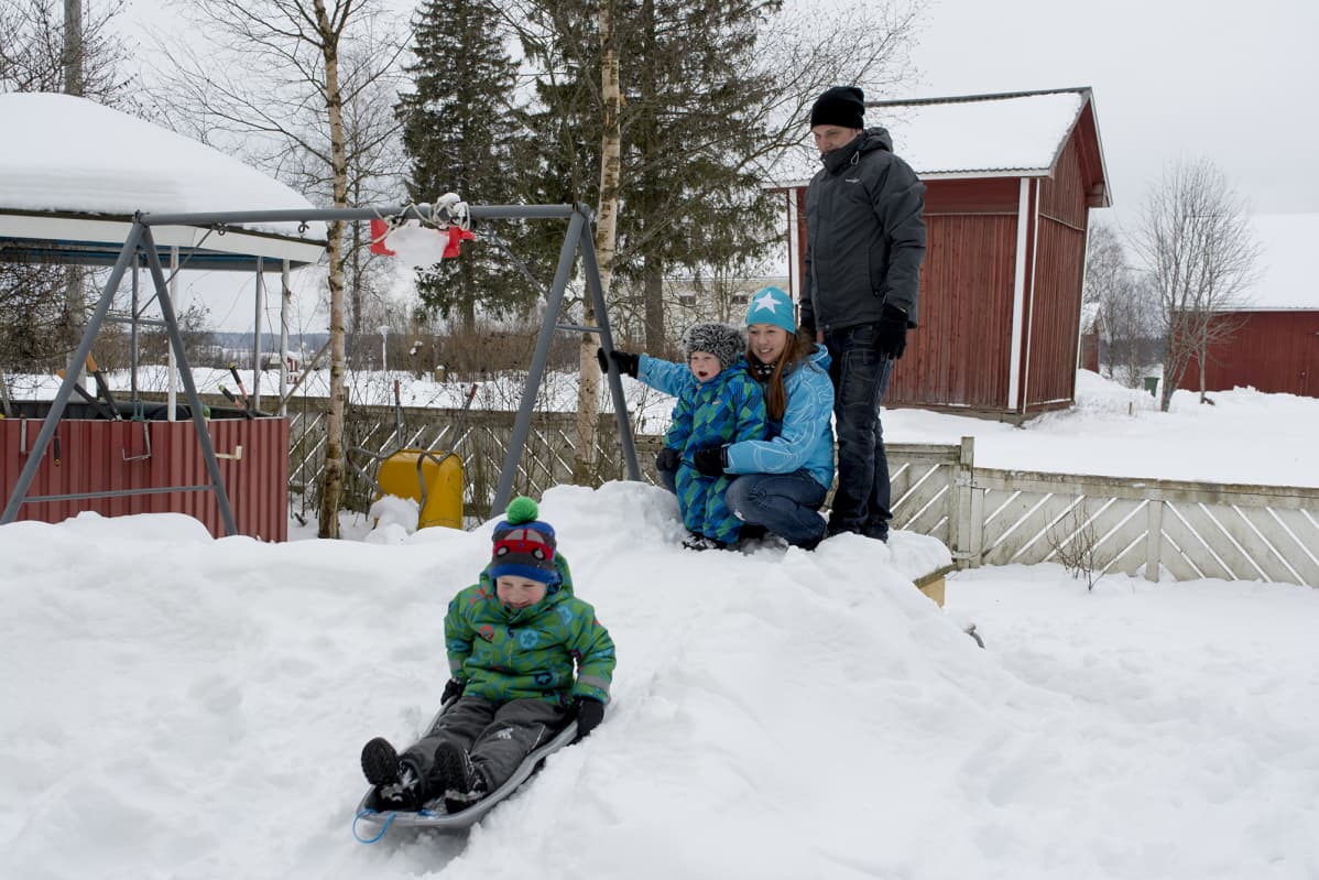 Jalasjärveläisten Hanna ja Kristian Huovisen koti on maalla.