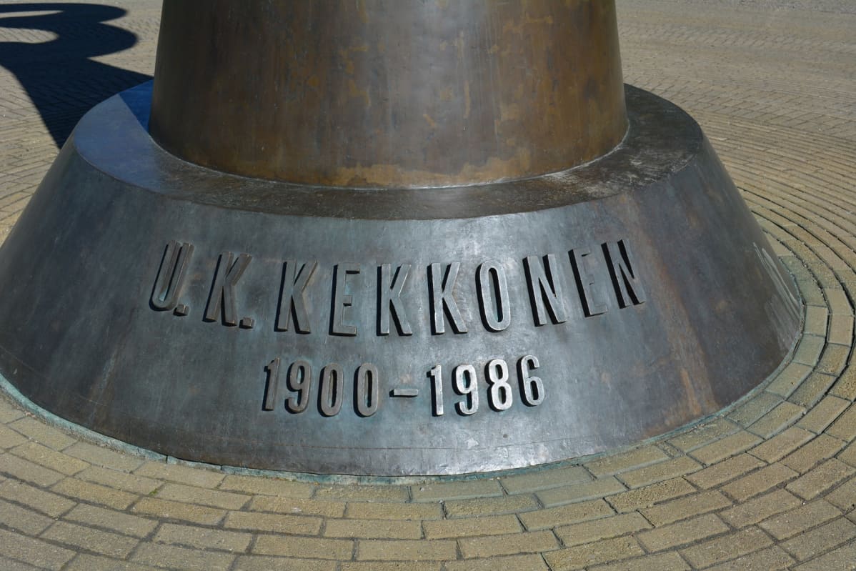 Urho Kekkosen muistomerkki Kajaanissa