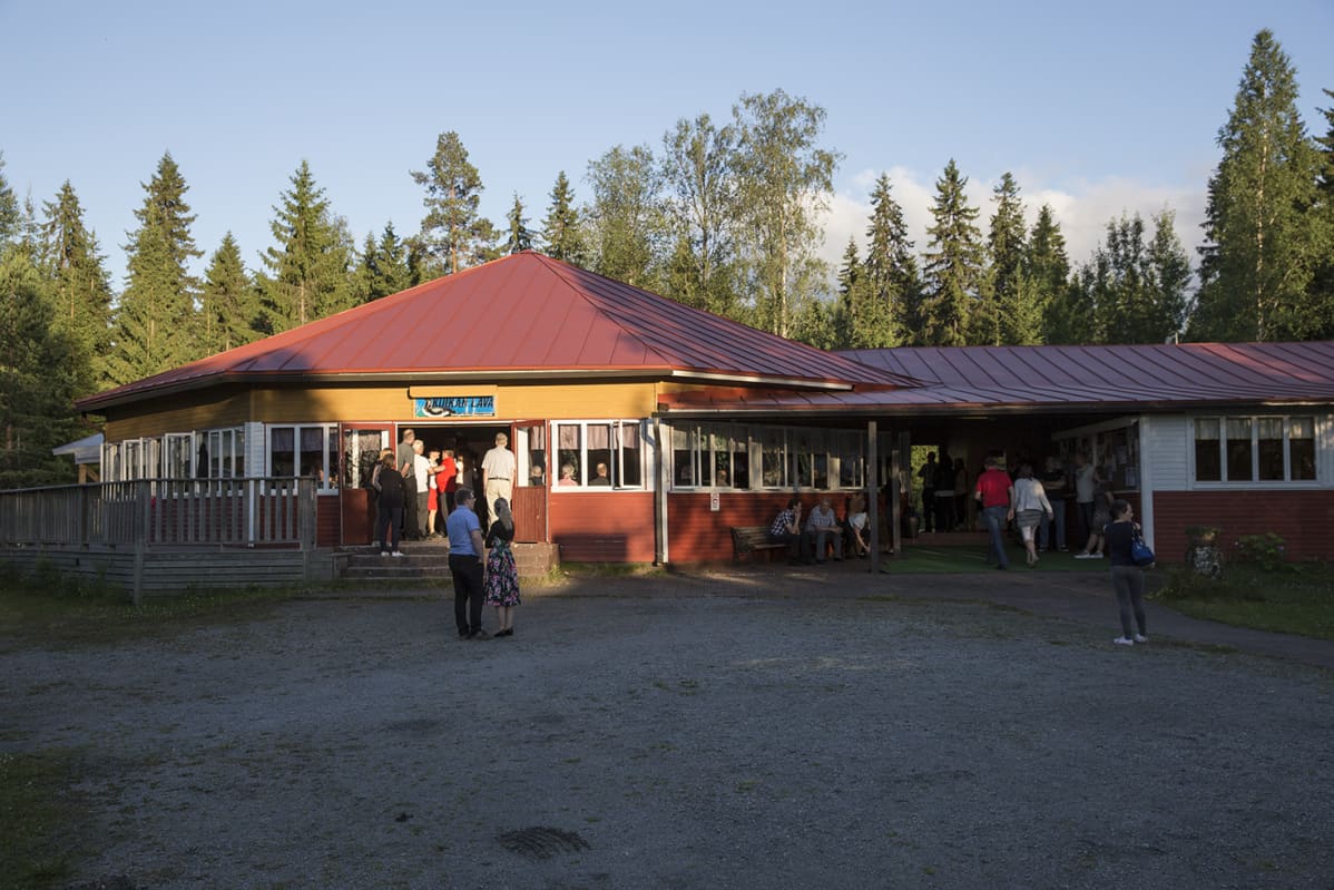 Kuikan tanssilava.