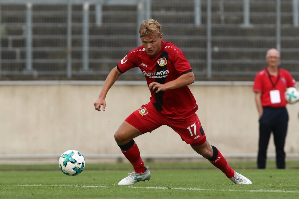 Joel Pohjanpalo Bayer Leverkusenin paidassa.