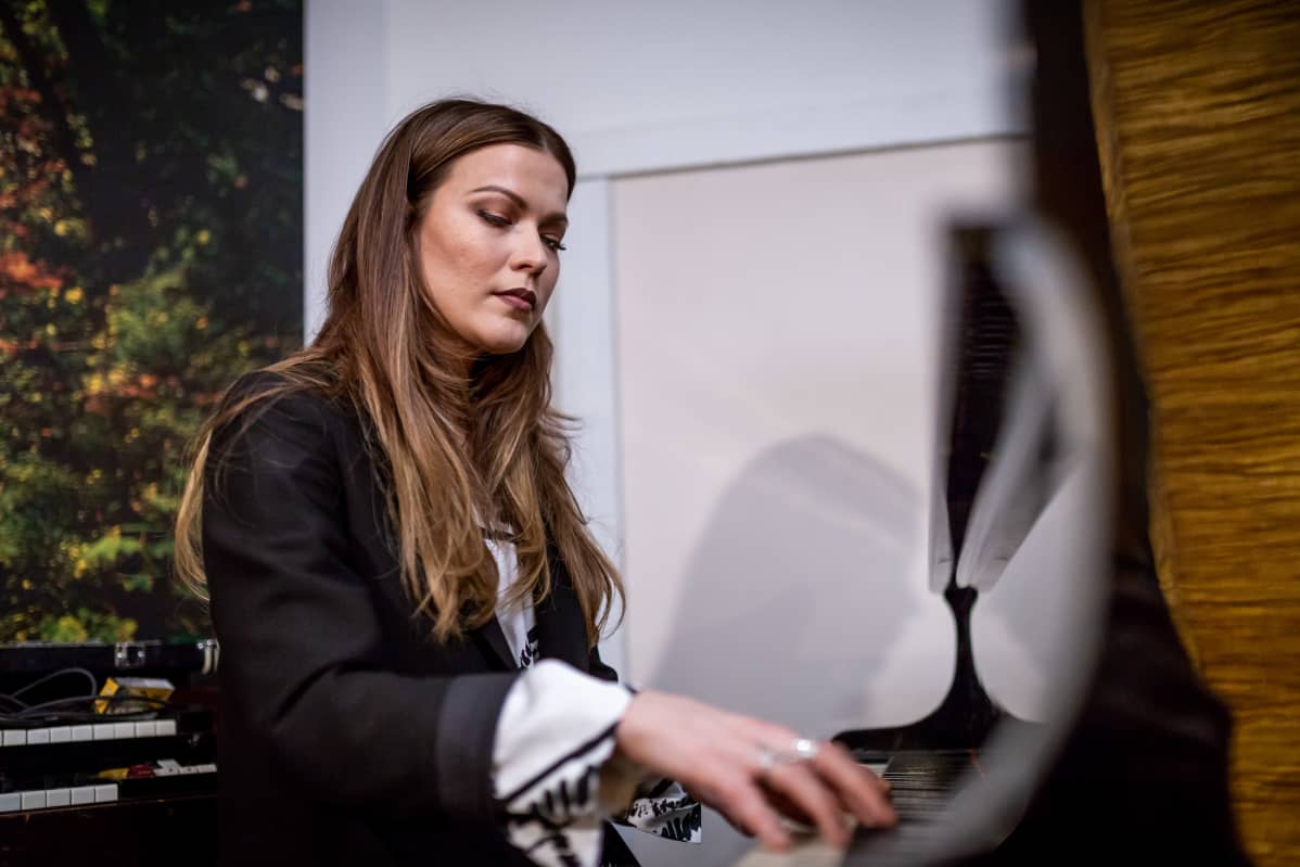 Laulaja ja lauluntekijä Jenni Vartiainen, The Fried Music, Helsinki, 17.12.2018.