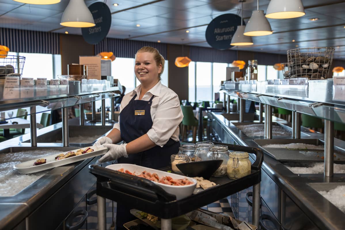 Maiju Pylvänäinen, ravintola työntekijä, Eckerö Line