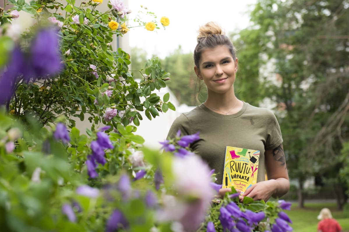 Maria Kangaskortet ja hänen kirjansa.