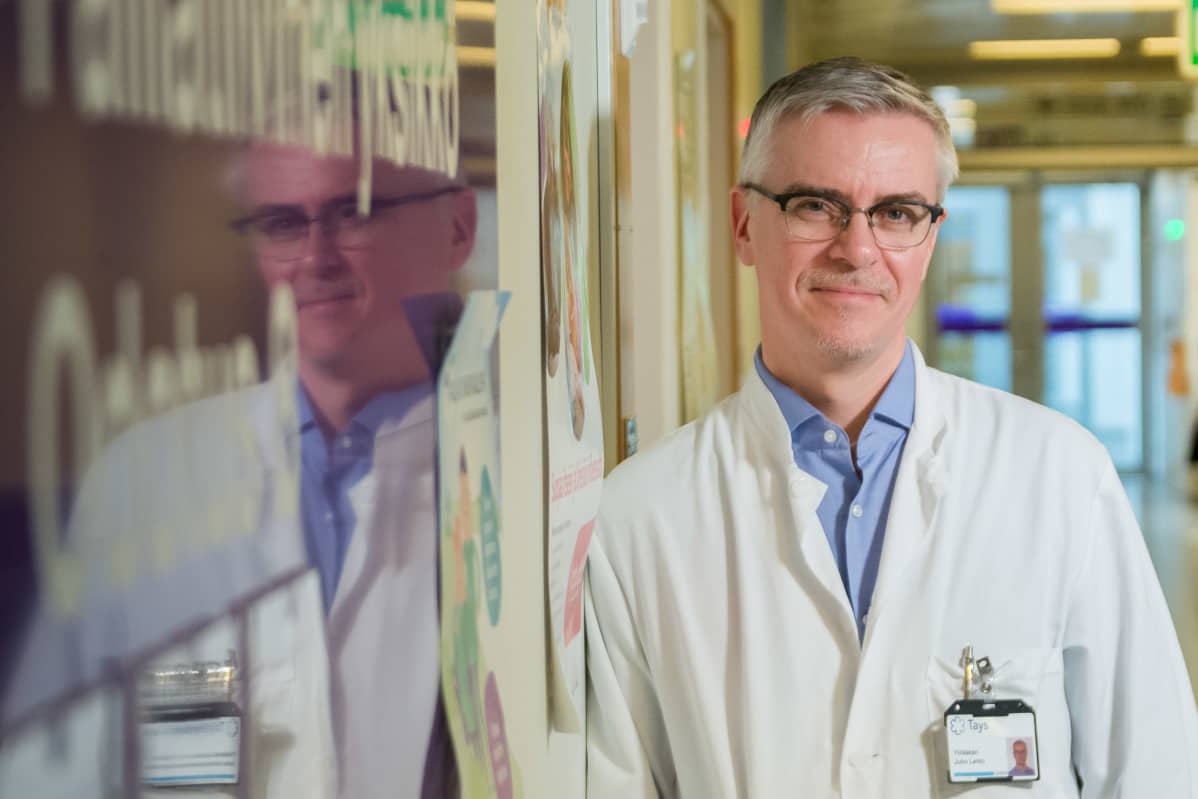 Taysin palliatiivisen yksikön ylilääkäri Juho Lehto