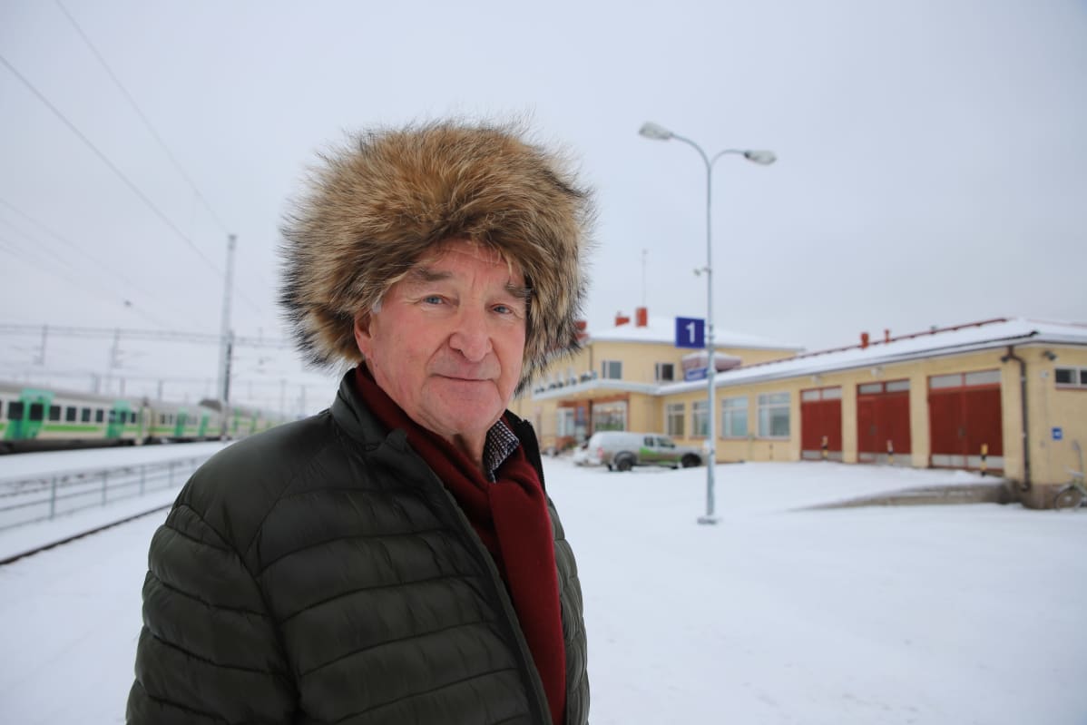 Jaakko Ylitalo Rovaniemien juna-asemalla