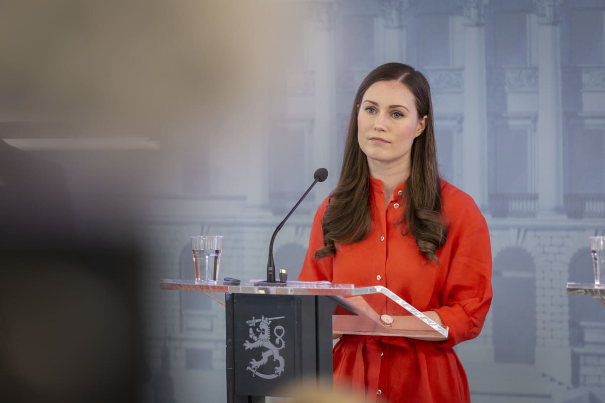 Pääministeri Sanna Marin Valtioneuvoston tiedotustilaisuudessa 1.4.2020.