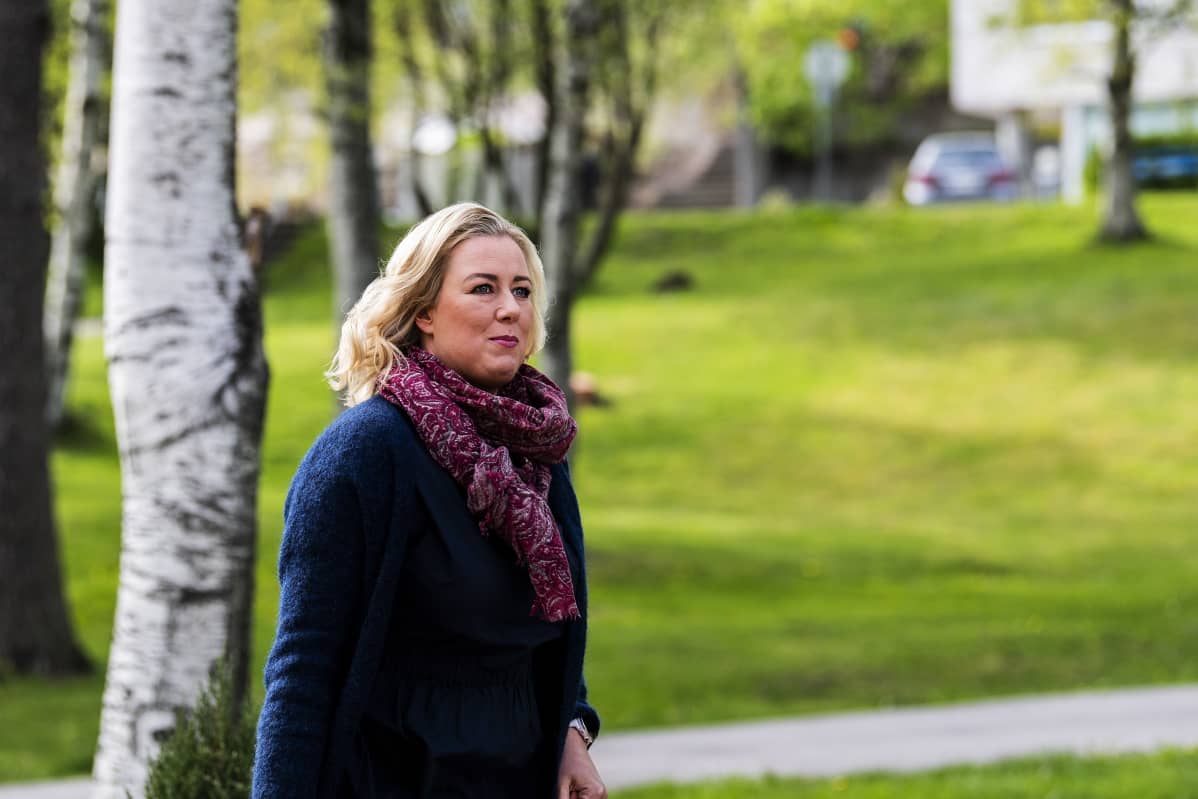 Kuvassa on Jutta Urpilainen.