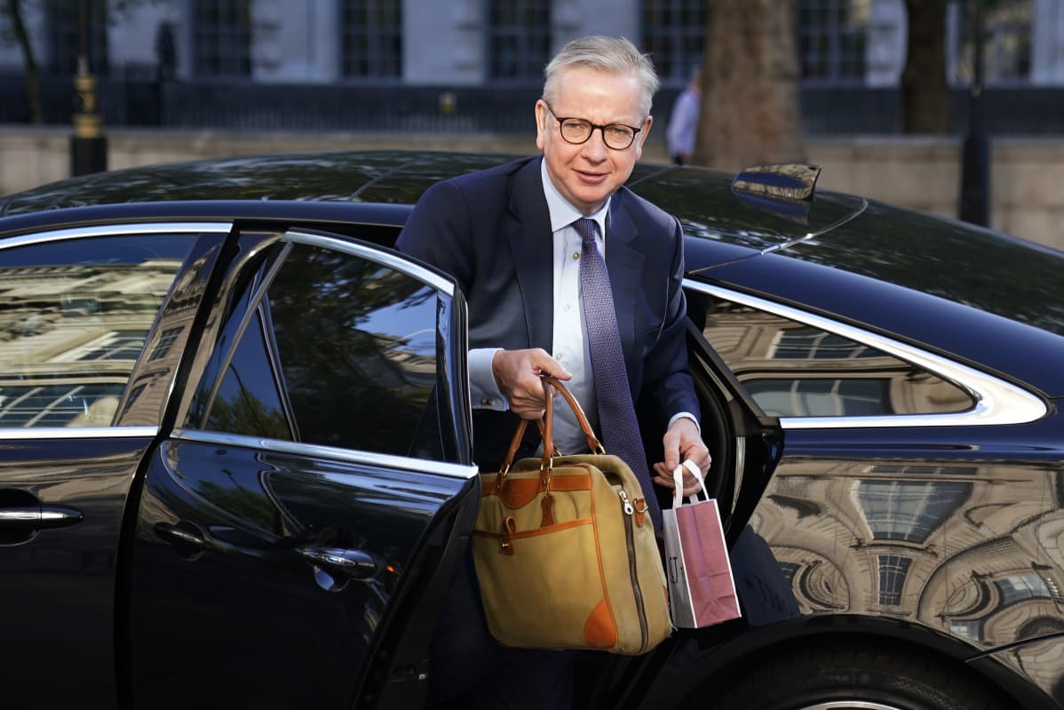 Michael Gove saapumassa kriisineuvotteluihin EU-komission varapuheenjohtajan kanssa torstaina.