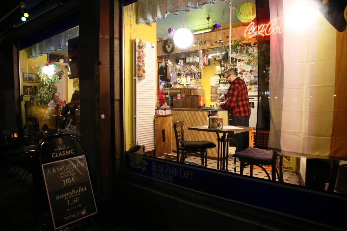 Bear Park Cafe Kulmakahvio Kalliossa