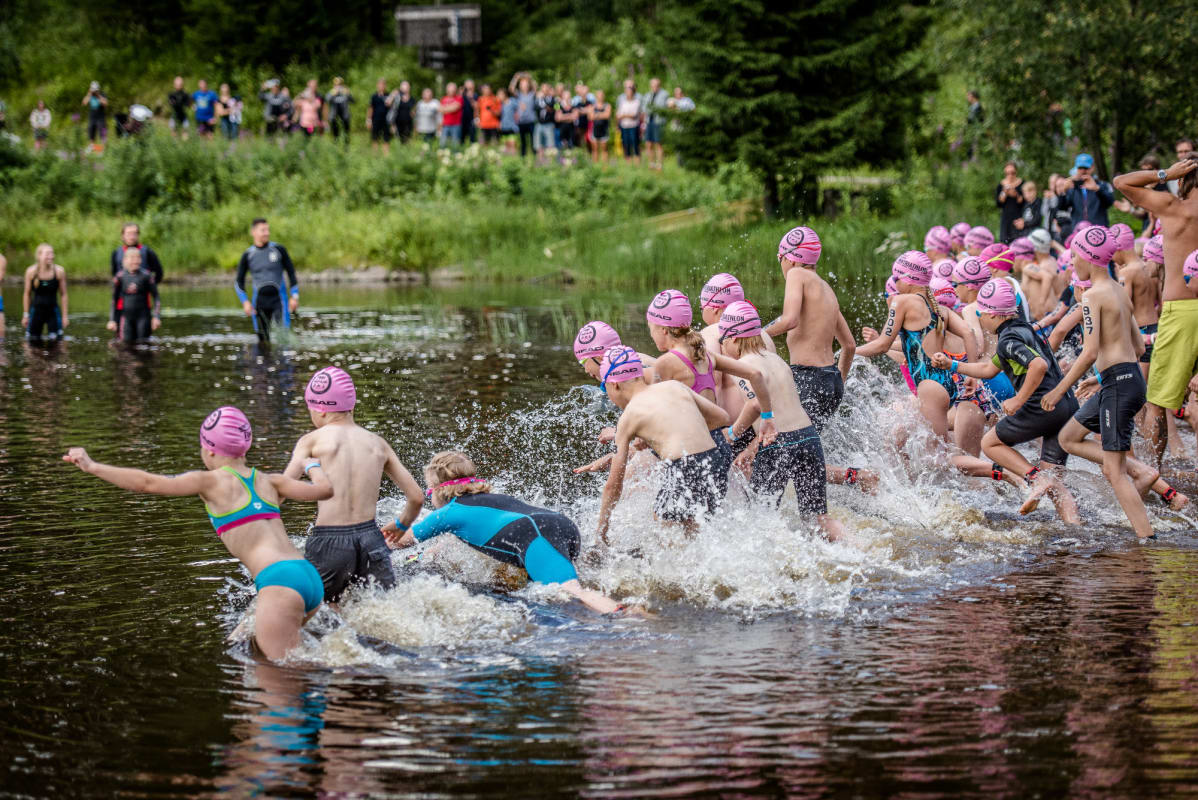 Finntriathlonin Tahkon osakilpailu lapsille