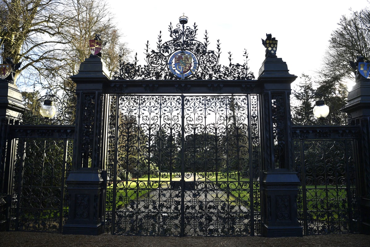 Sandringham kartanon suljettu portti.