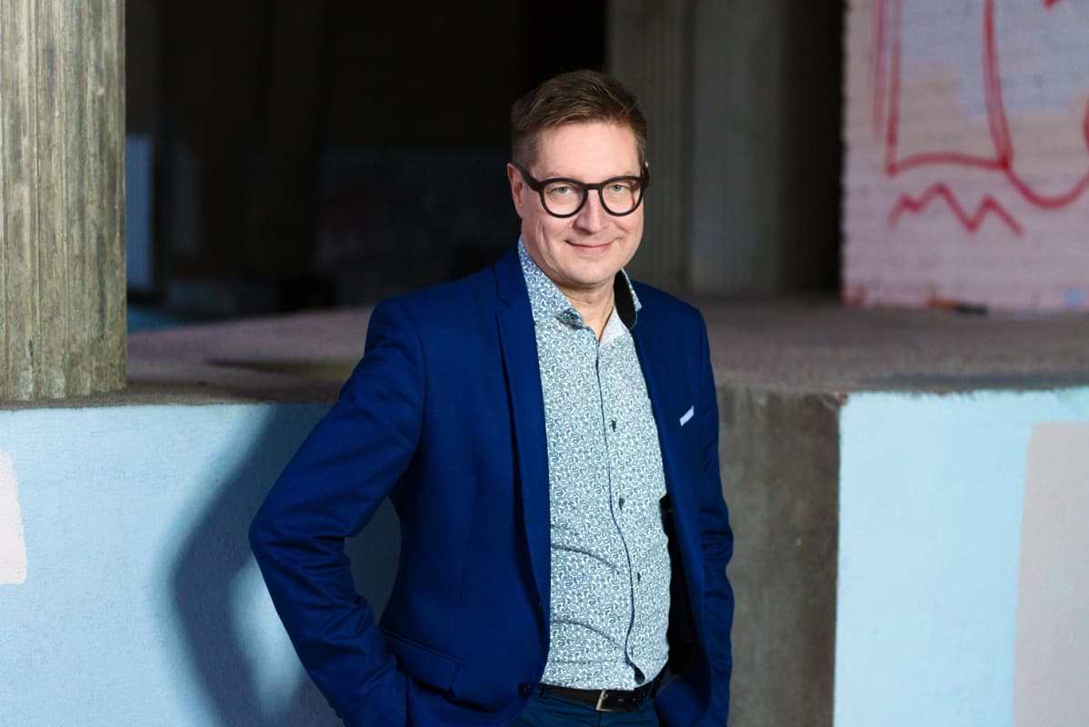 Kuvassa on Jari Perkiömäki.