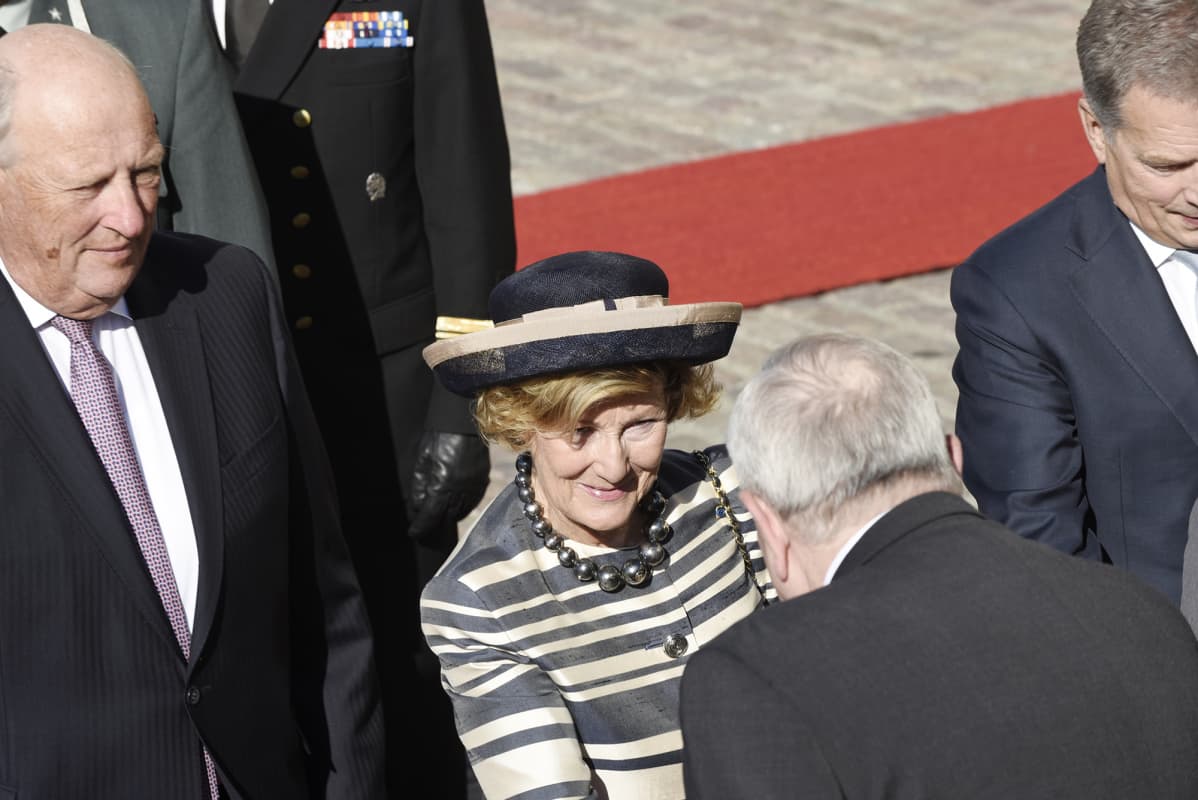 Tasavallan presidentti Sauli Niinistö ja rouva Jenni Haukio tapasivat Norjan kuningasparin presidentinlinnassa.
