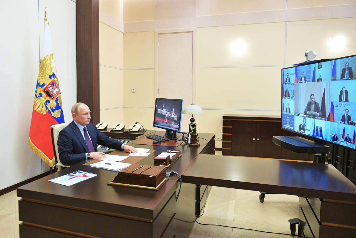 Presidentti Vladimir Putin videotapaamisessa 6. toukokuuta.
